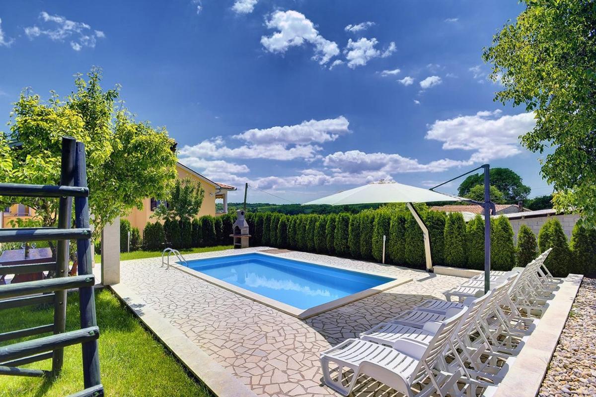 Villa Semy พาซิน ภายนอก รูปภาพ