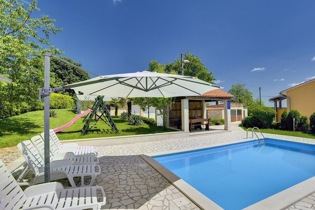 Villa Semy พาซิน ภายนอก รูปภาพ