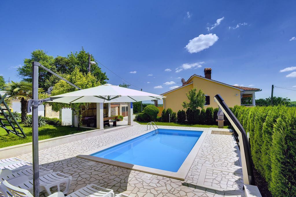 Villa Semy พาซิน ภายนอก รูปภาพ